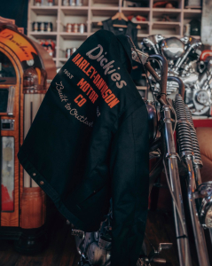 Dickies a Harley-Davidson se vrací s kolekcí „Built to Outlast“